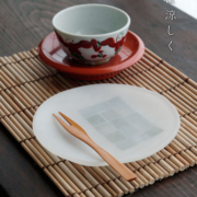 デザート用テーブルマット30×22.5cm・三角屋