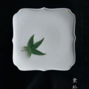 白瓷四稜花皿・幾田晴子