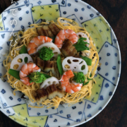 染付黄タタラ丸皿・古川章蔵