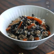 白磁：白瓷線刻飯碗・幾田晴子