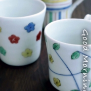 花と葉文マグカップ・古川章蔵