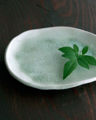 古川章蔵さんが大好きな、思いつくままの「点」と「線」と「面」が描か